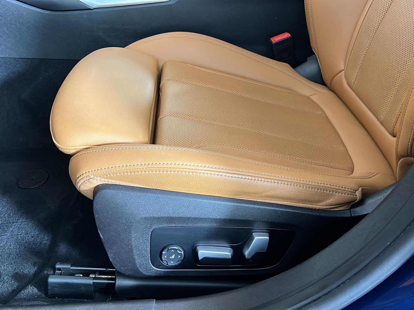 Used 2022 Phytonic Blue Metallic BMW 330i xDrive image 15