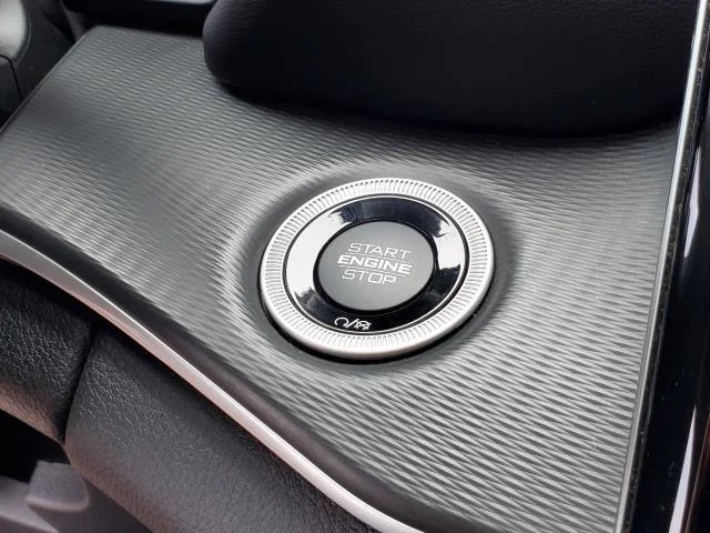 Used 2023 Diamond Black Crystal Pearlcoat Jeep Laredo X image 14