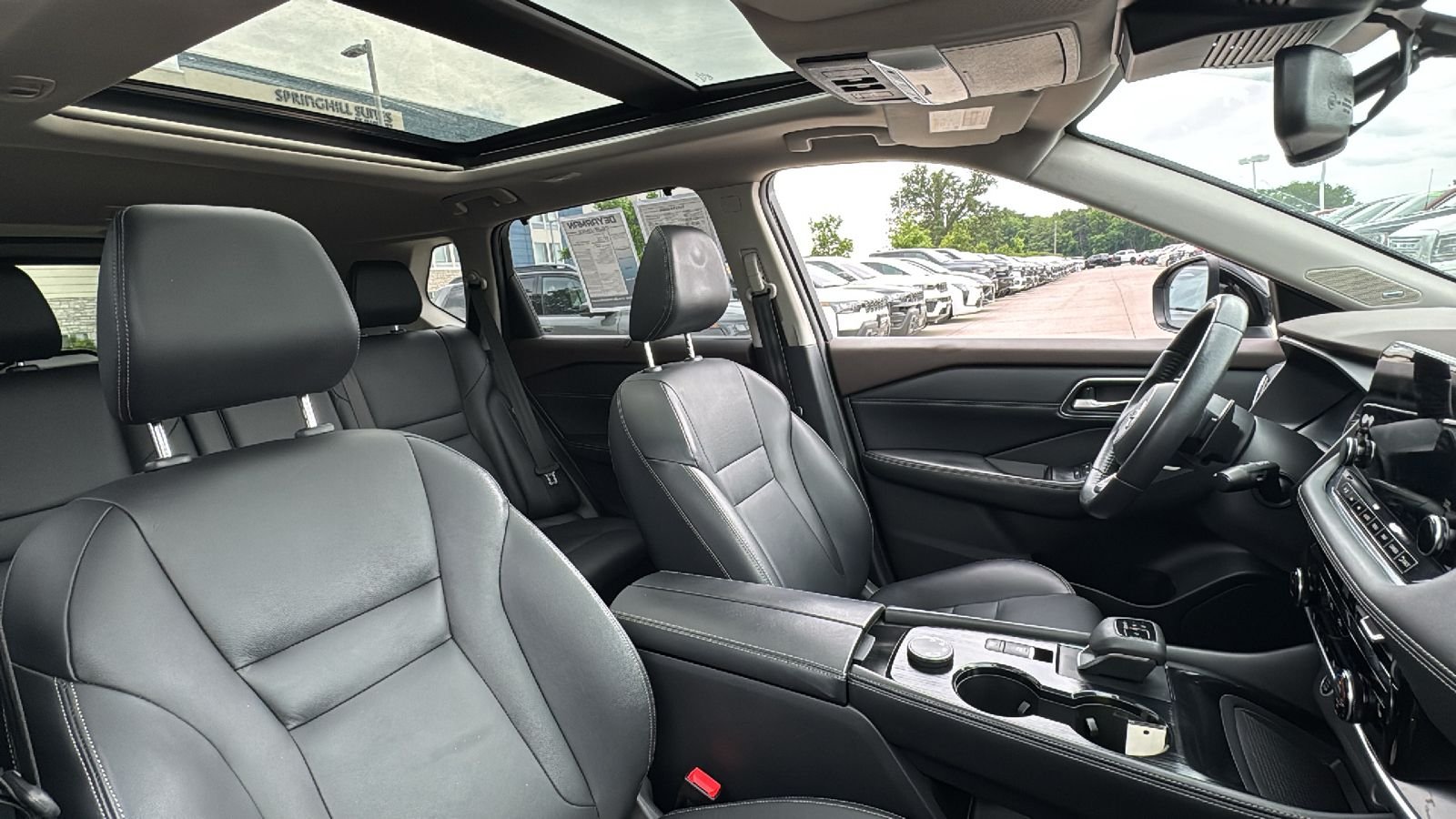 Used 2021 Blue Nissan SL image 15