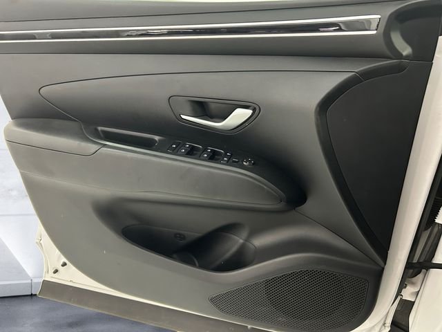 Used 2024 White Hyundai SEL image 12