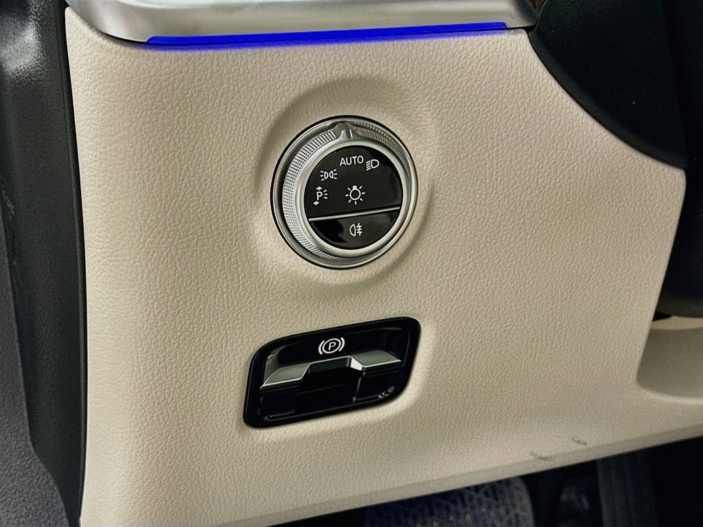 New 2026 Polar White Mercedes-Benz C 300 image 10