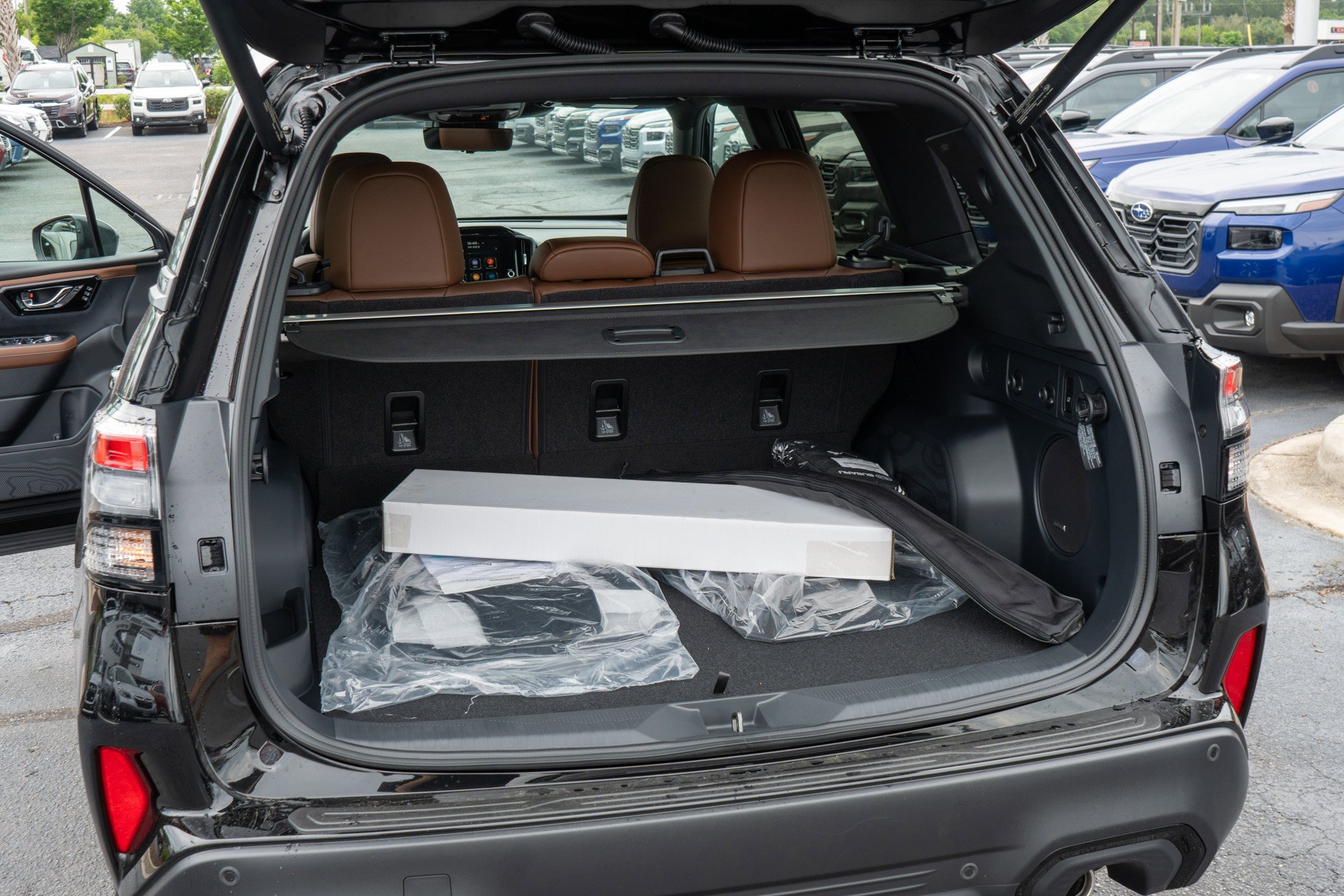 New 2026 CRYSTAL BLACK SILICA Subaru Touring Hybrid image 33