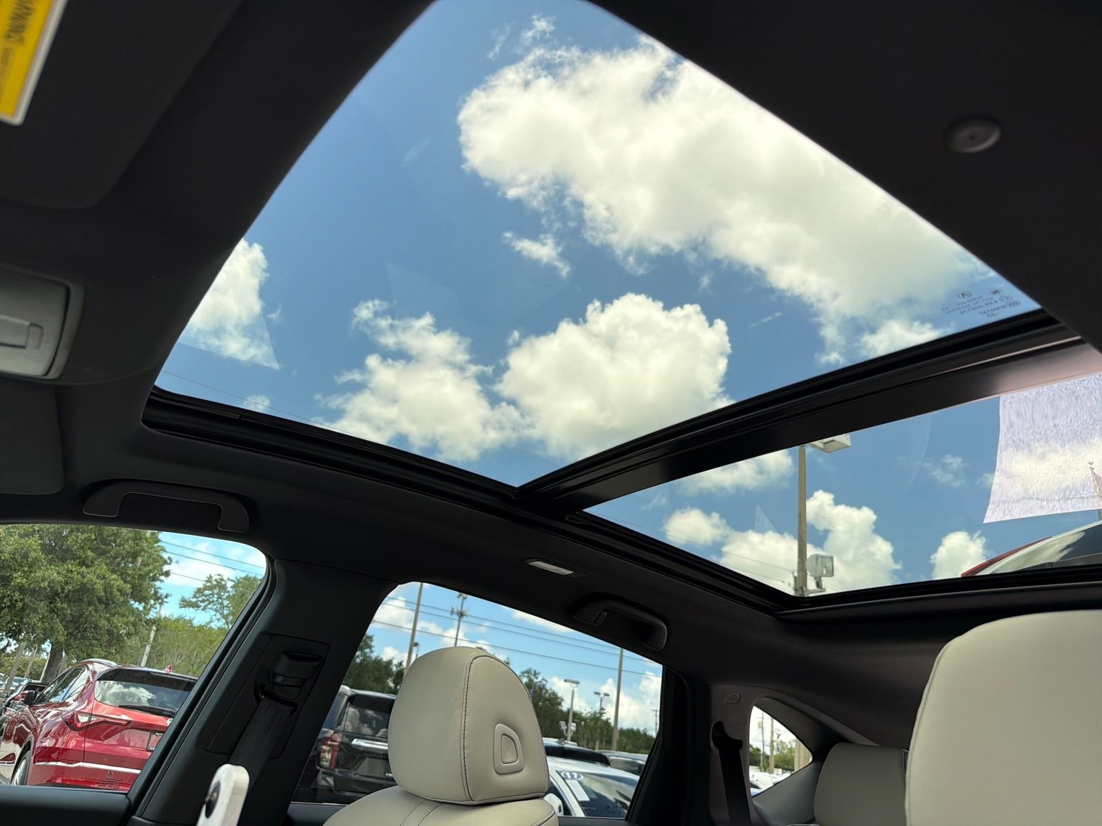 Used 2025 White Acura Base image 32