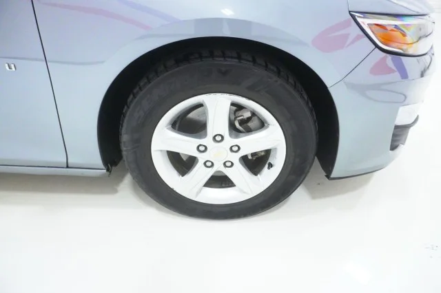 Used 2023  Chevrolet LT image 5