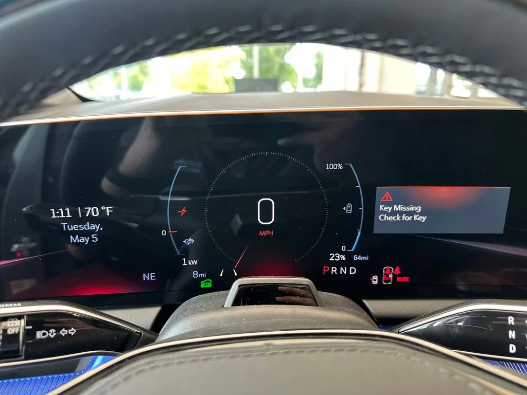 2026 Cadillac OPTIQ V-Series - Photo 18
