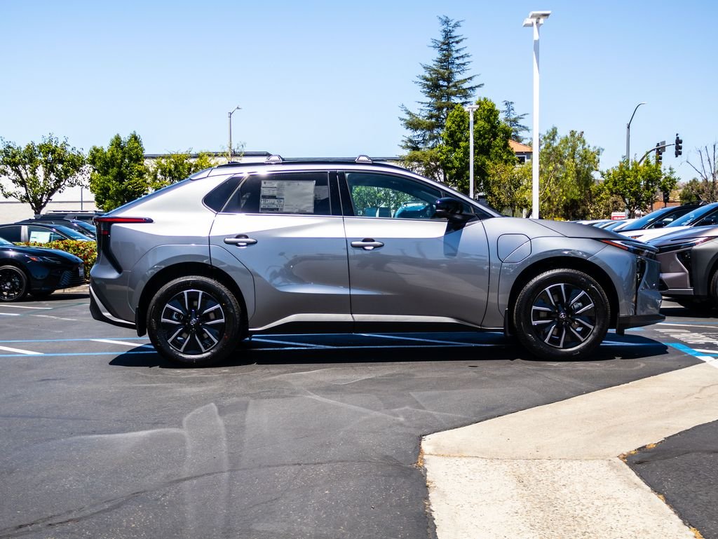 New 2026 Heavy Metal <sup>1</sup> Toyota  XLE image 7
