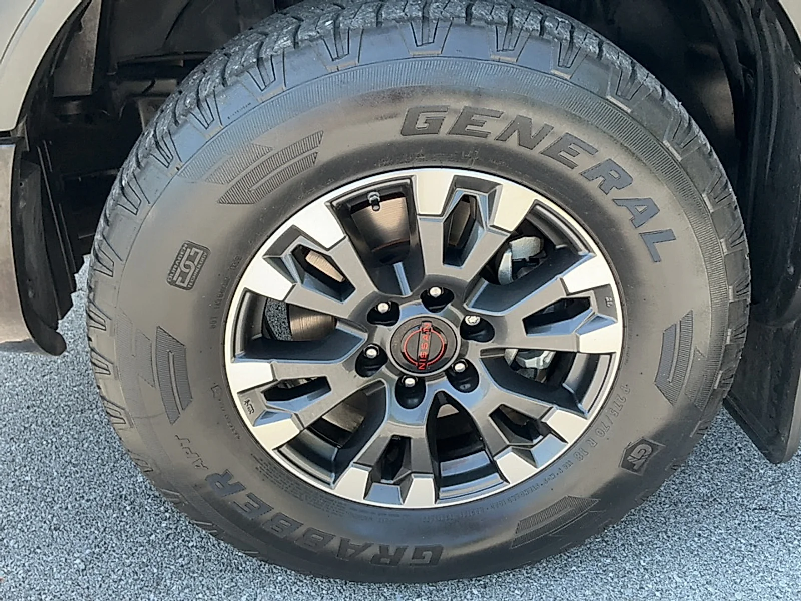 Used 2023  Nissan Crew Cab PRO-4X 4x4 image 5