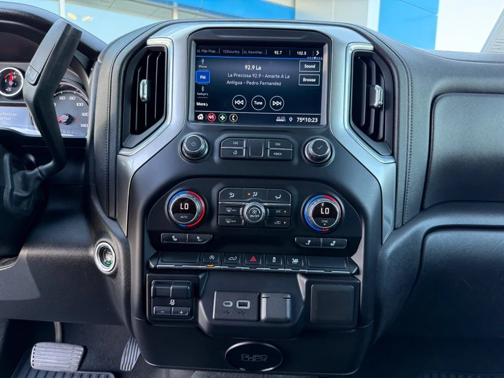Used 2021 BLACK Chevrolet RST image 24
