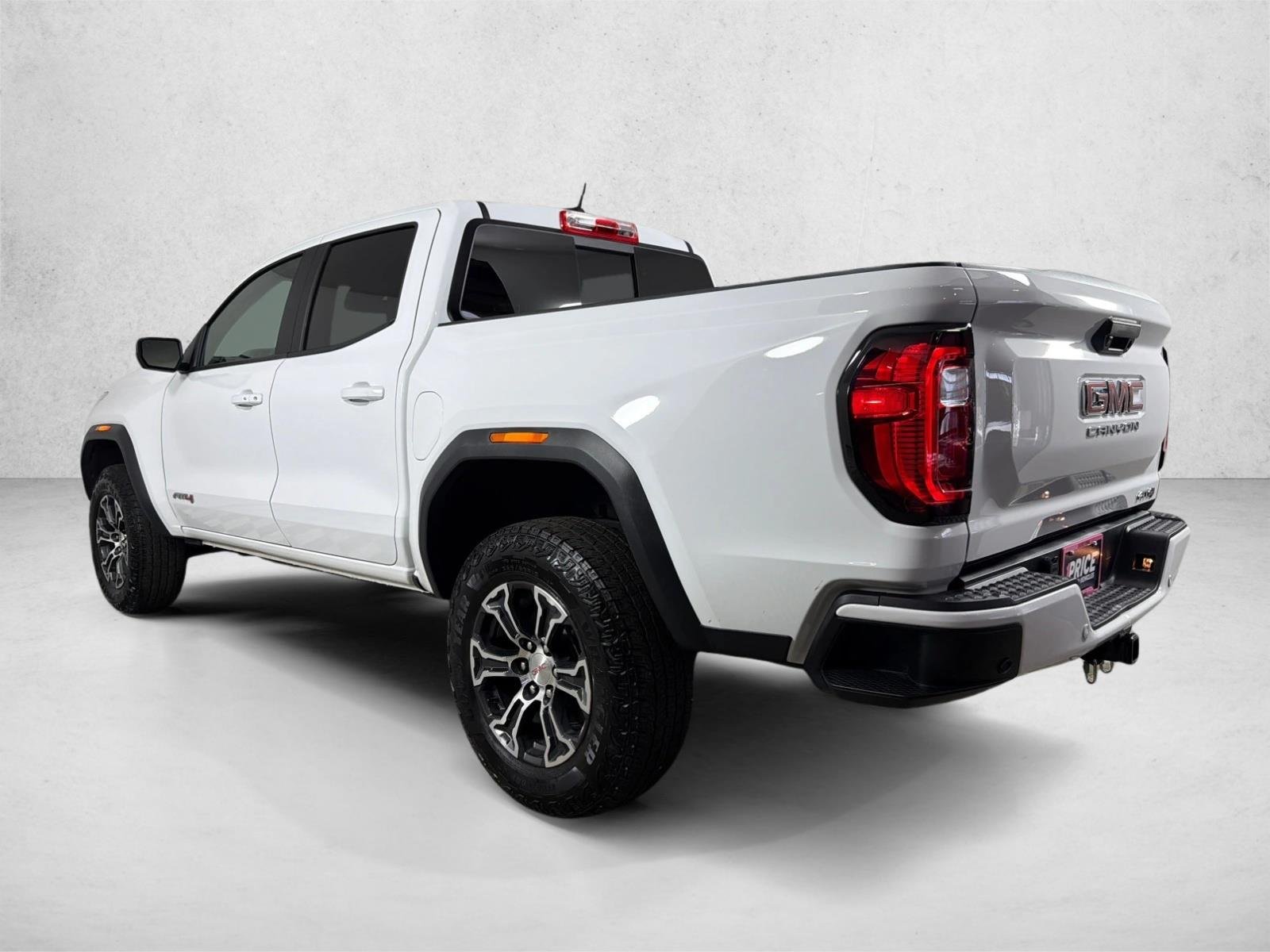 Used 2025 Summit White GMC 4WD AT4 image 6
