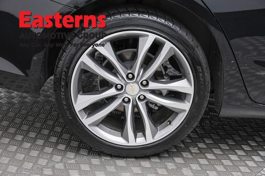 Used 2024 Black Chevrolet LT image 32
