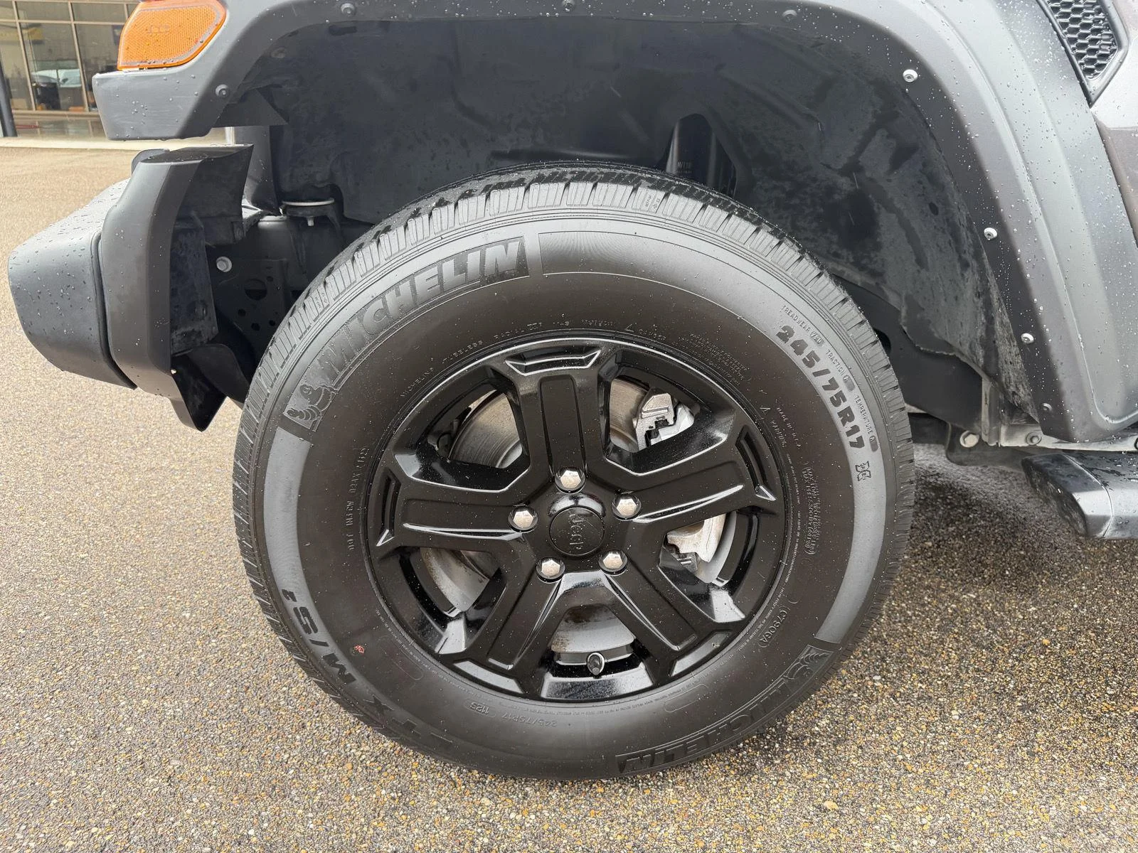 Used 2022 Granite Crystal Metallic Clearcoat Jeep Sport S image 23