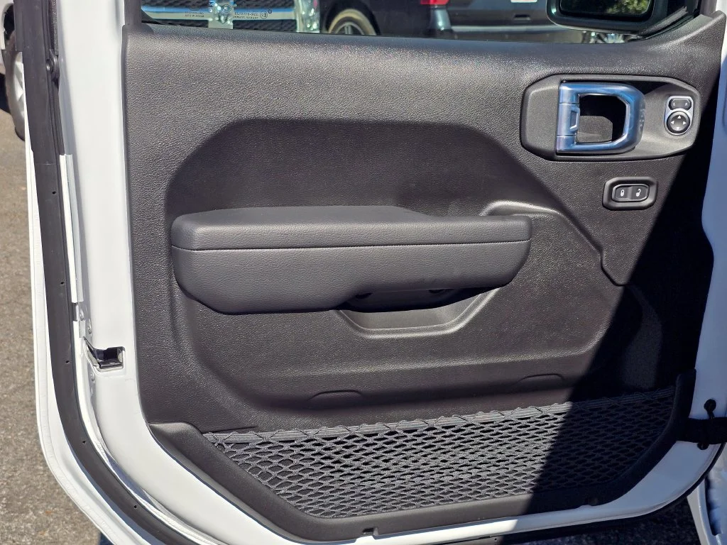 New 2027 White/off-white Jeep Sport S image 35