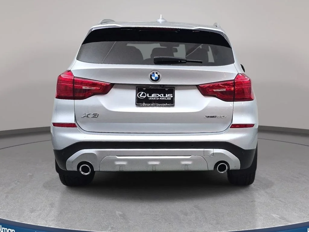 Used 2019 Silver BMW xDrive30i image 7