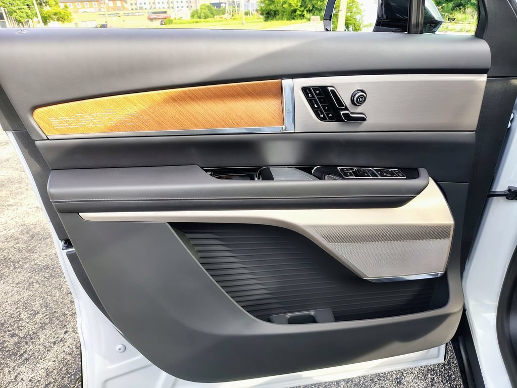 2027 Cadillac VISTIQ Premium Luxury - Photo 19