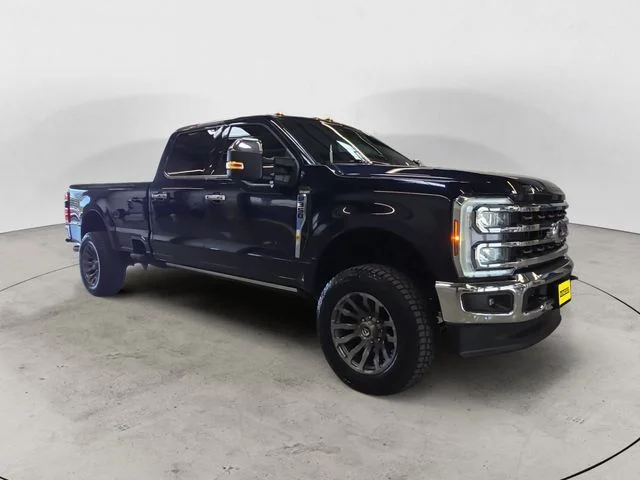 Used 2025 Blue Metallic Ford King Ranch image 3