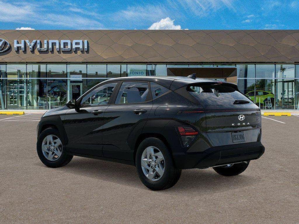 New 2027  Hyundai SE FWD image 5
