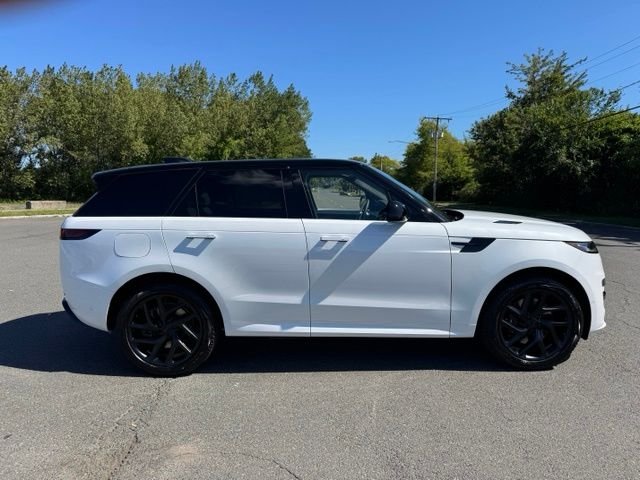 New 2027 Ostuni Pearl White Land Rover  image 6