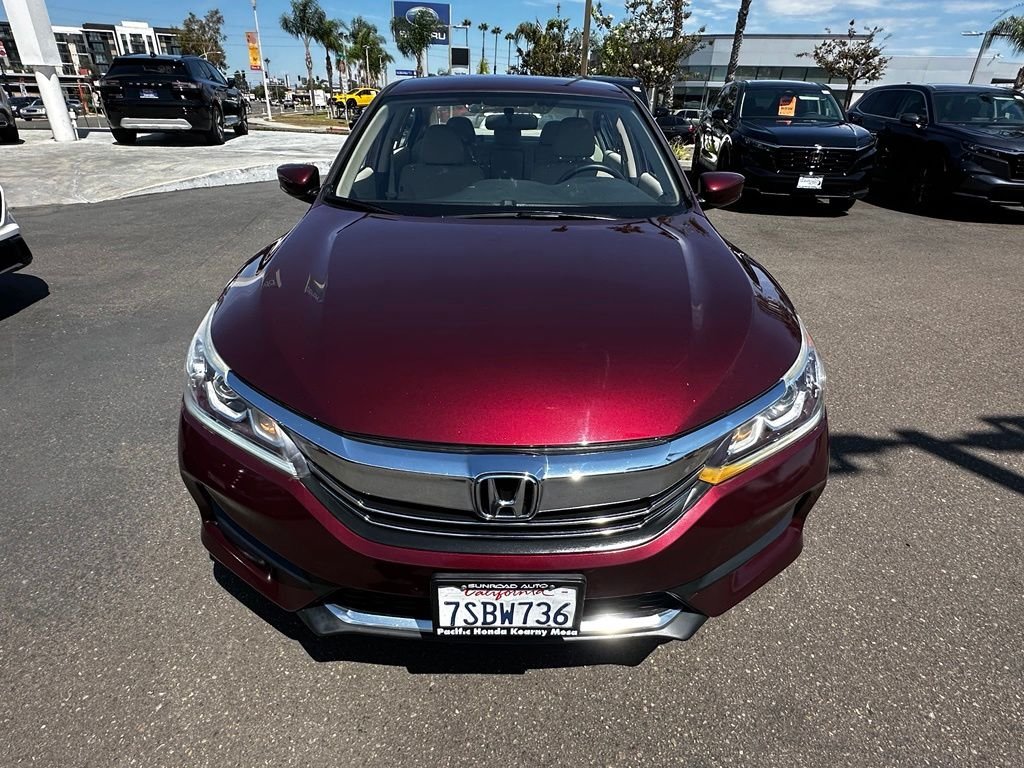Used 2016  Honda LX image 3