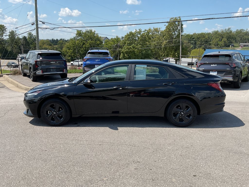 Used 2023 Onyx Black Hyundai Blue image 6