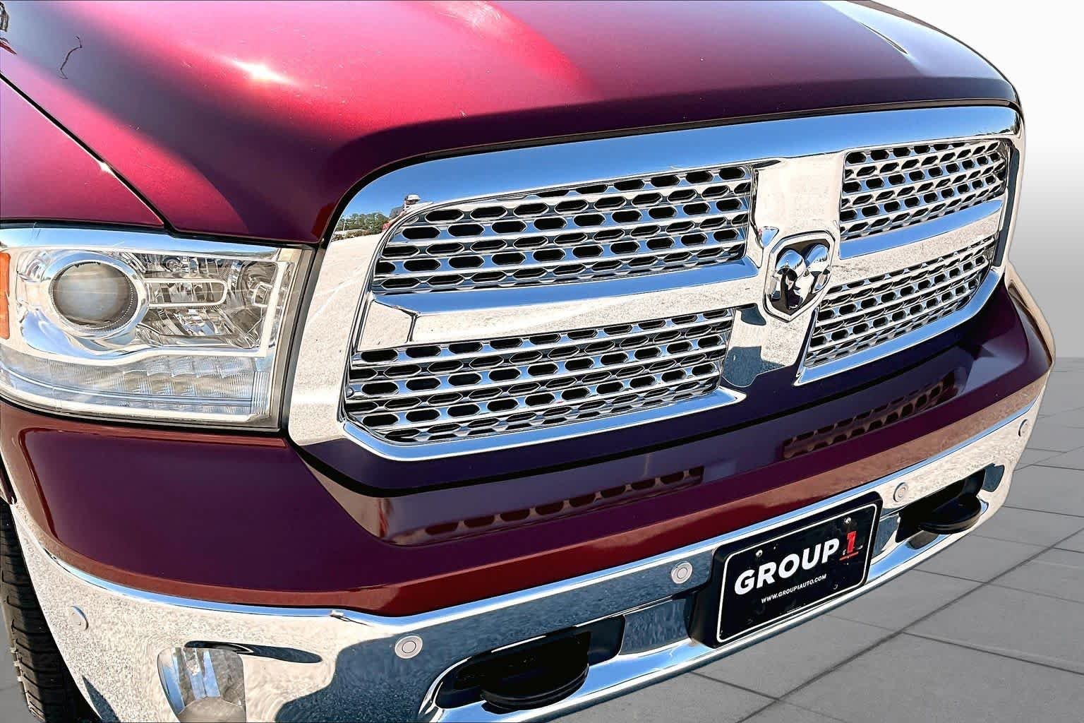 Used 2018 Delmonico Red Pearlcoat Ram Laramie image 30