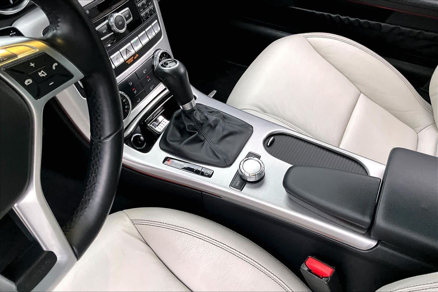 Used 2014 Iridium Silver Metallic Mercedes-Benz SLK 350 image 17