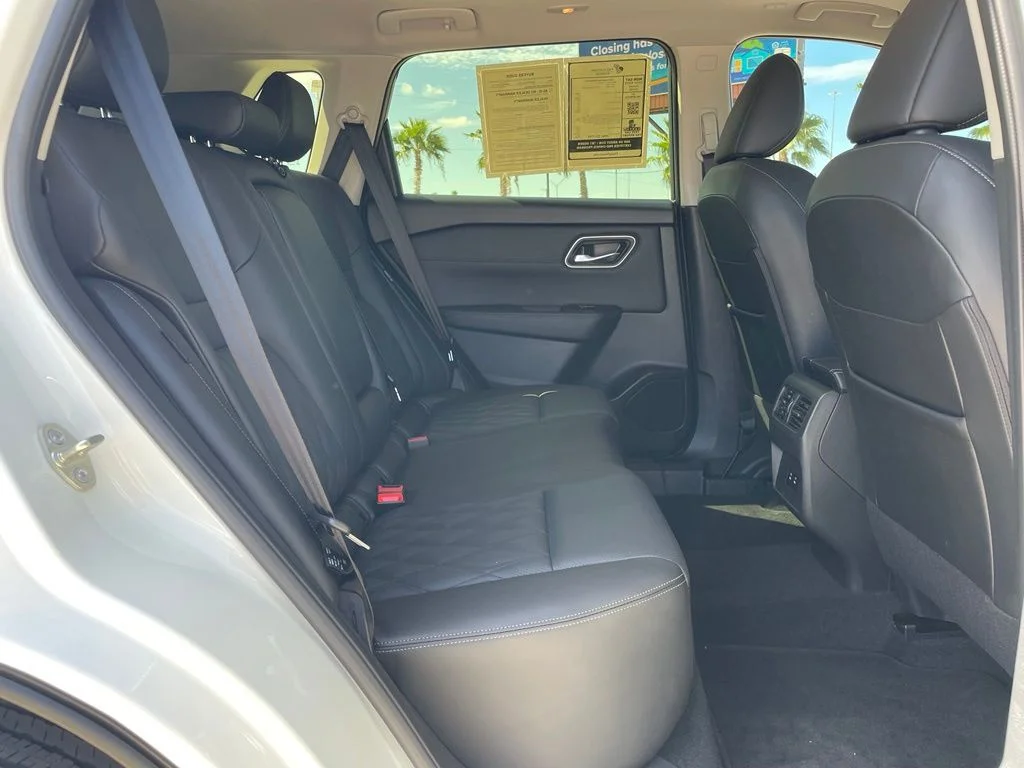 Used 2024 White Nissan Platinum image 24
