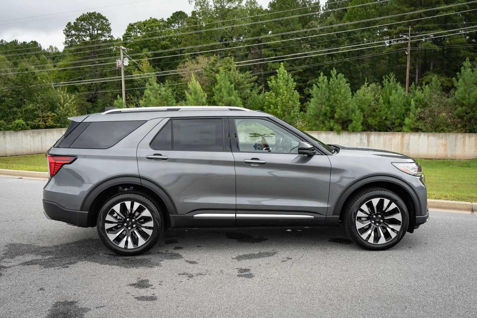 New 2027 Carbonized Gray Metallic Ford Platinum™ image 20