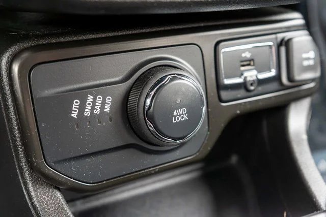 Used 2023 Black Jeep Latitude image 20