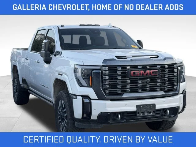 Used 2024 White Frost Tricoat GMC Denali Ultimate image 2
