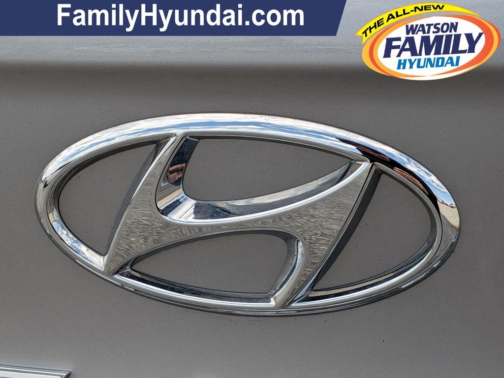 2025 Hyundai Venue SEL - Photo 29