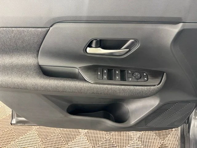 New 2027 Gray Nissan SV image 18