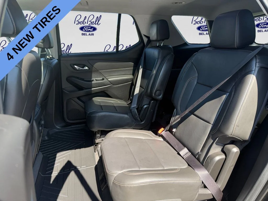 Used 2020 Mosaic Black Metallic Chevrolet RS image 14
