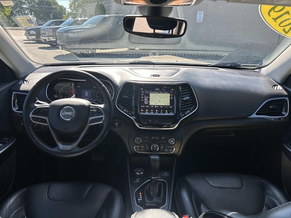 Used 2019 White Jeep Limited image 21