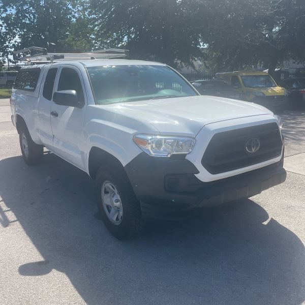 Used 2022 White Toyota SR image 10