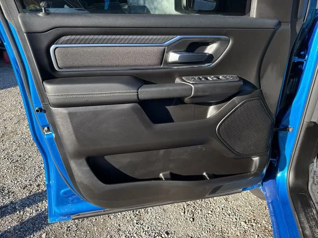 New 2025 Hydro Blue Pearl-Coat Exterior Paint RAM Big Horn/Lone Star image 15
