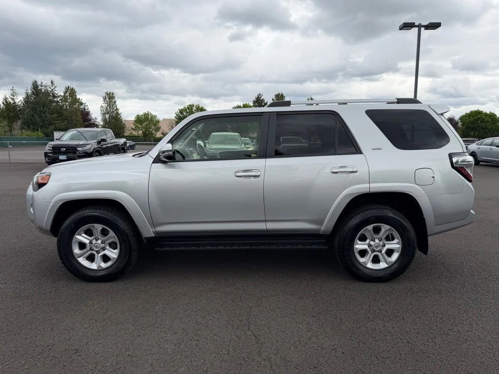 Used 2022 Classic Silver Metallic Toyota SR5 Premium image 6