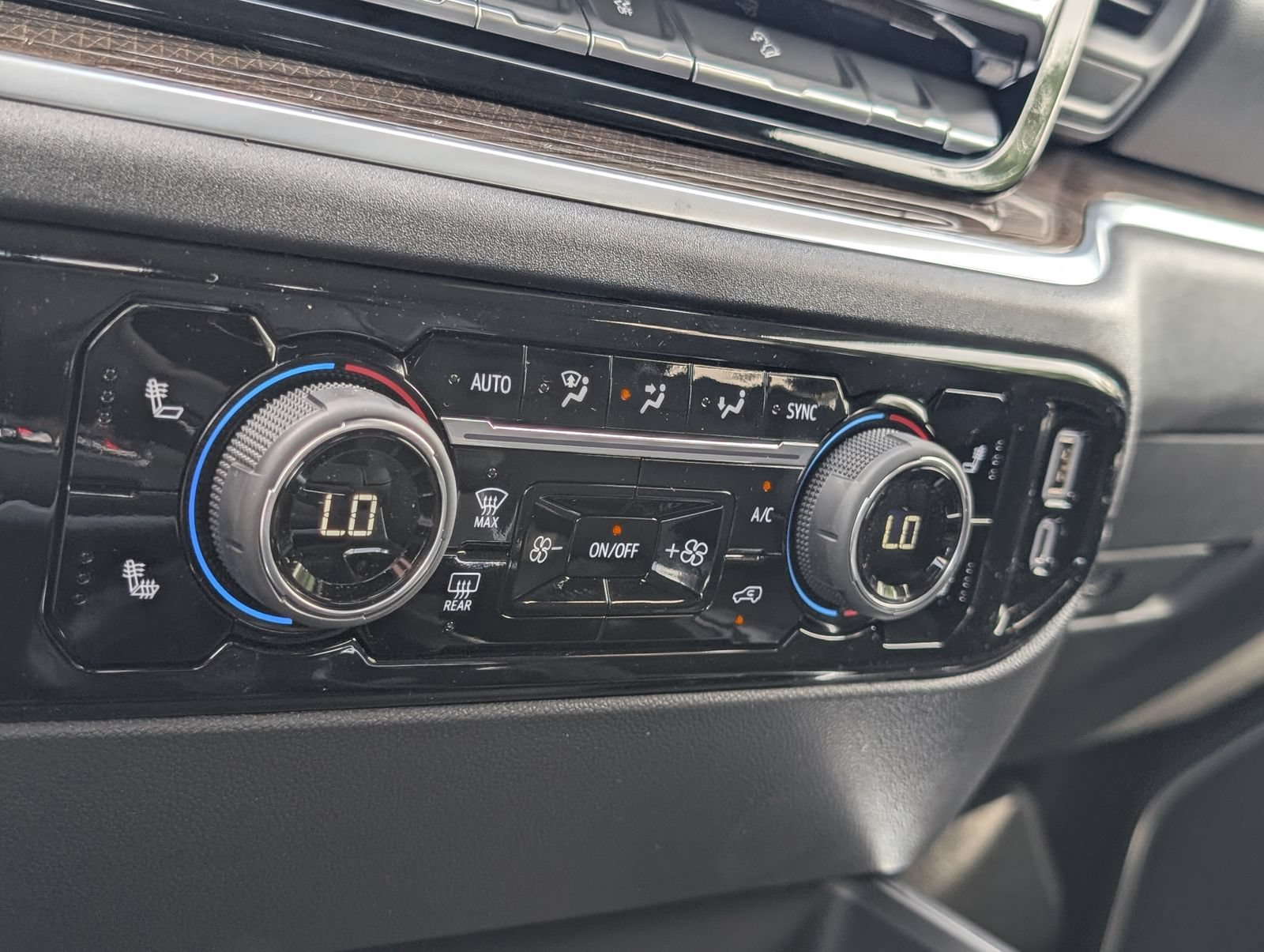 2026 Chevrolet Silverado 1500 LT - Photo 15
