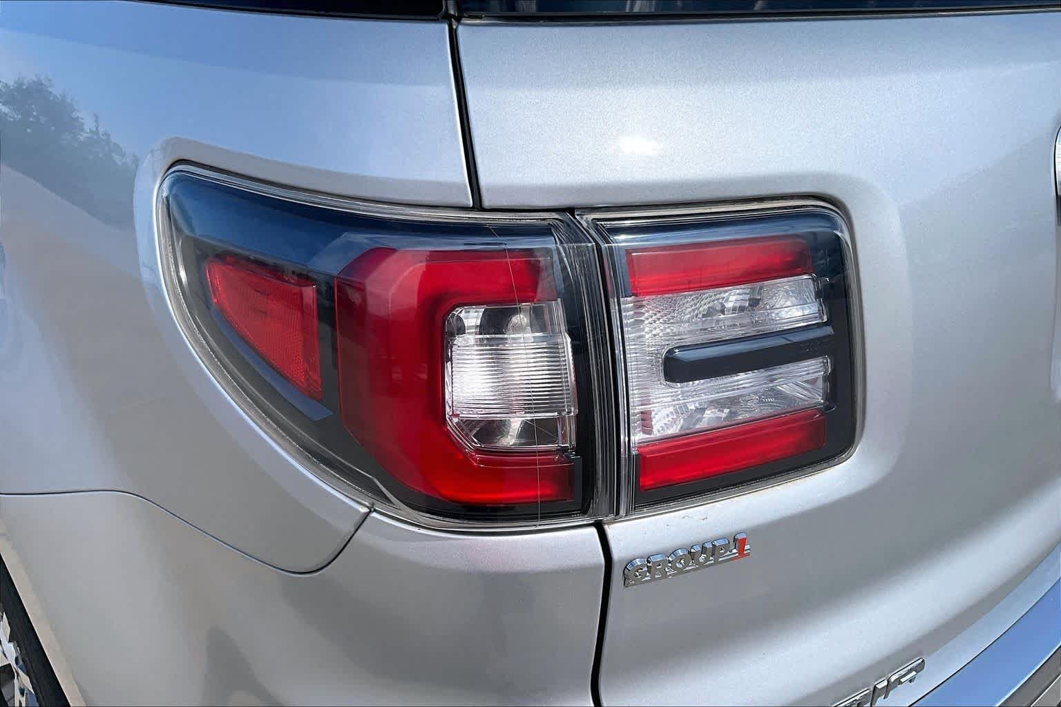 Used 2015 Quicksilver Metallic GMC SLT image 28
