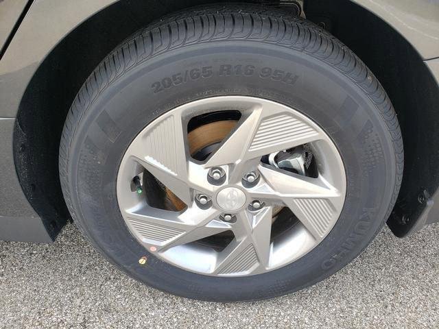 New 2026 Gray Hyundai SE image 20