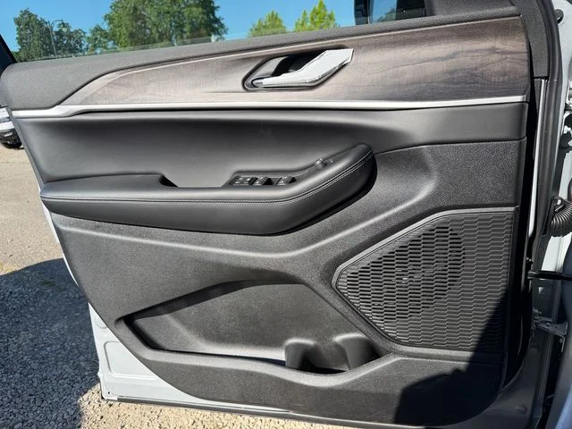New 2026 Silver Jeep Altitude image 13
