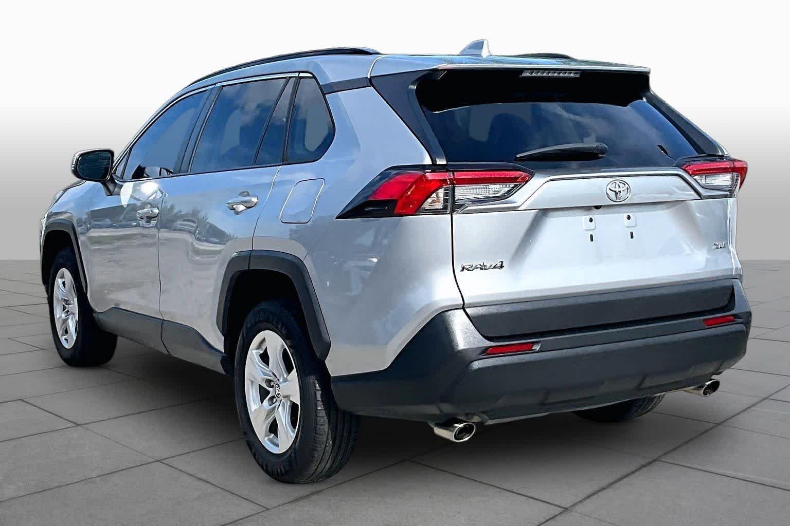 Used 2021 Silver Sky Metallic Toyota XLE image 12