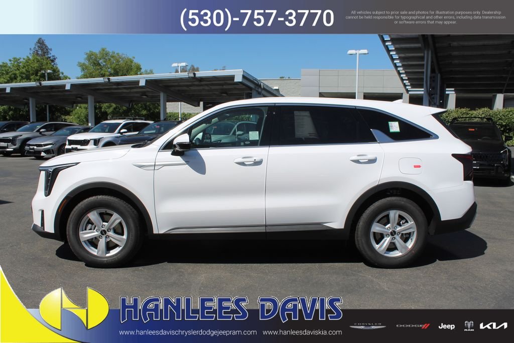 New 2026 Glacial White Pearl Kia LX image 2