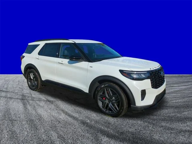 New 2026 Star White Metallic Tri-Coat Ford ST-Line image 2