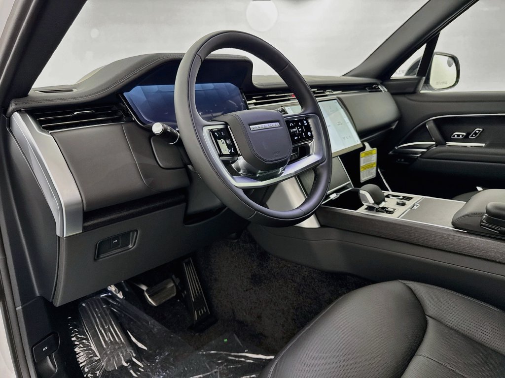 New 2027 Fuji White Land Rover SE image 9