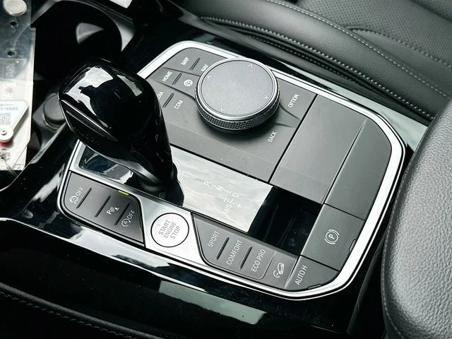 Used 2023 White BMW xDrive30i image 17