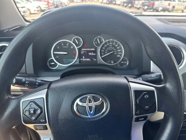 Used 2016  Toyota SR5 image 19