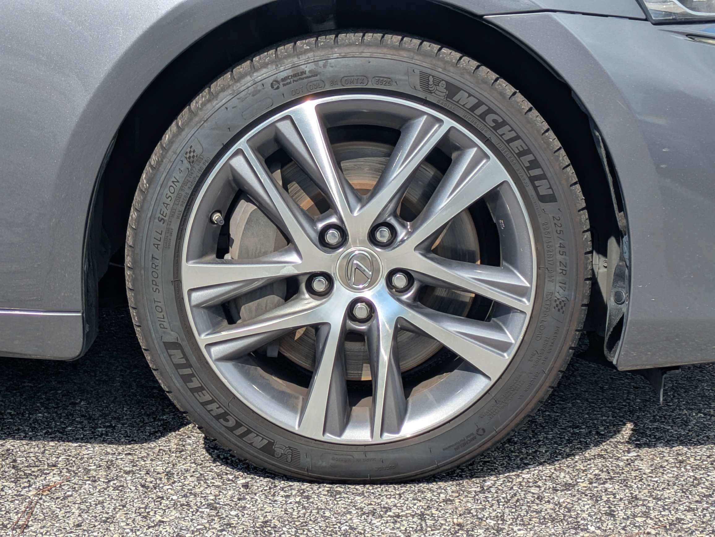 Used 2019  Lexus  image 11