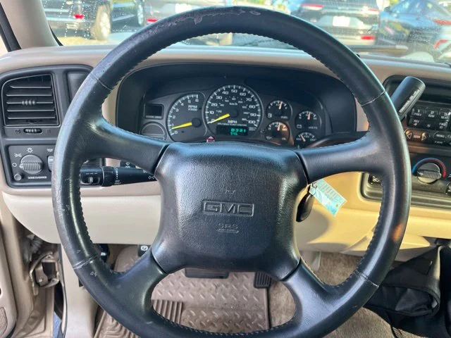 Used 2001  GMC SLE image 17