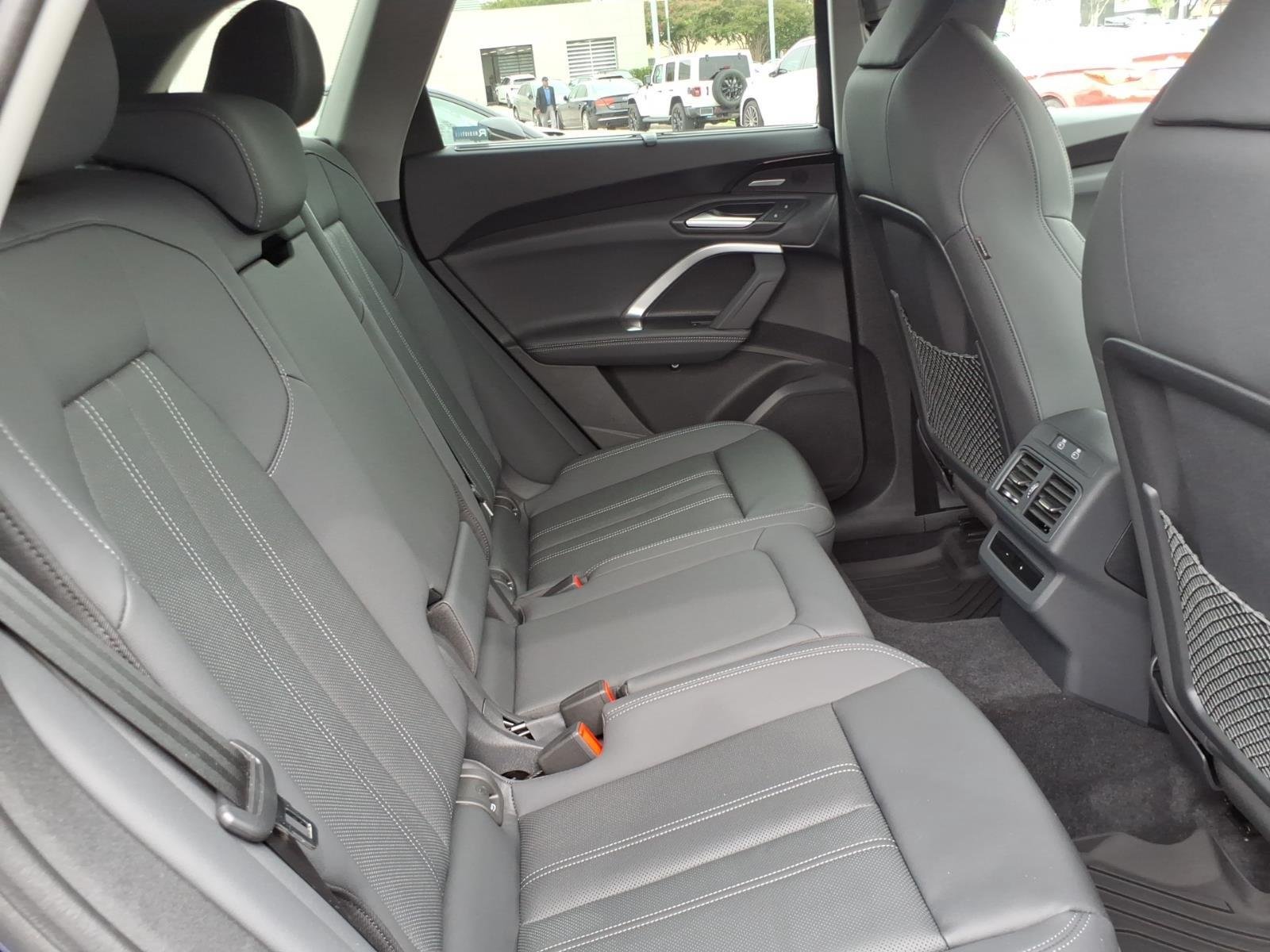 Used 2025 Navarra Blue Metallic Audi Premium Plus image 26