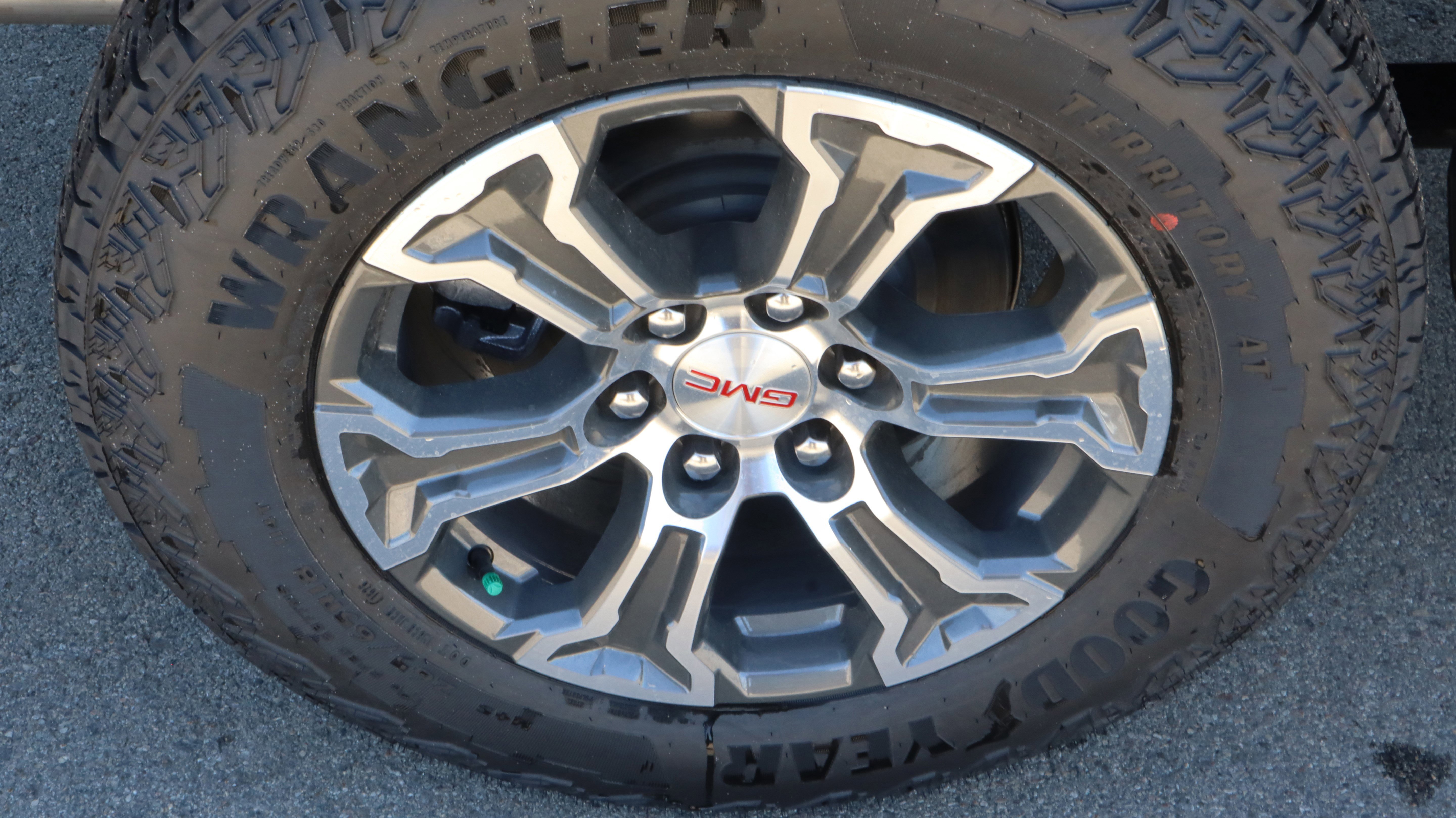 2026 GMC Sierra 1500 SLE - Photo 17